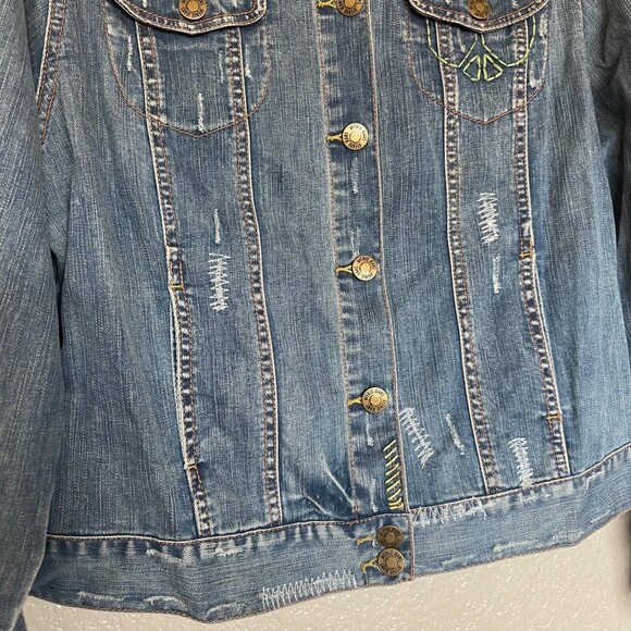 Avenue Jeans Distressed Embroidered Denim Jacket Size 14/16 - Picture 3 of 7